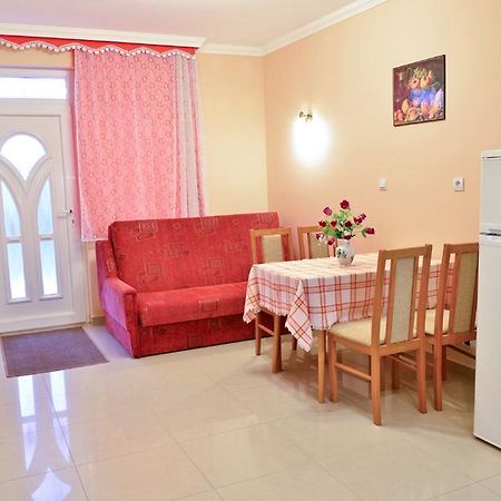 Holiday Home Rose Хайдусобосло Экстерьер фото