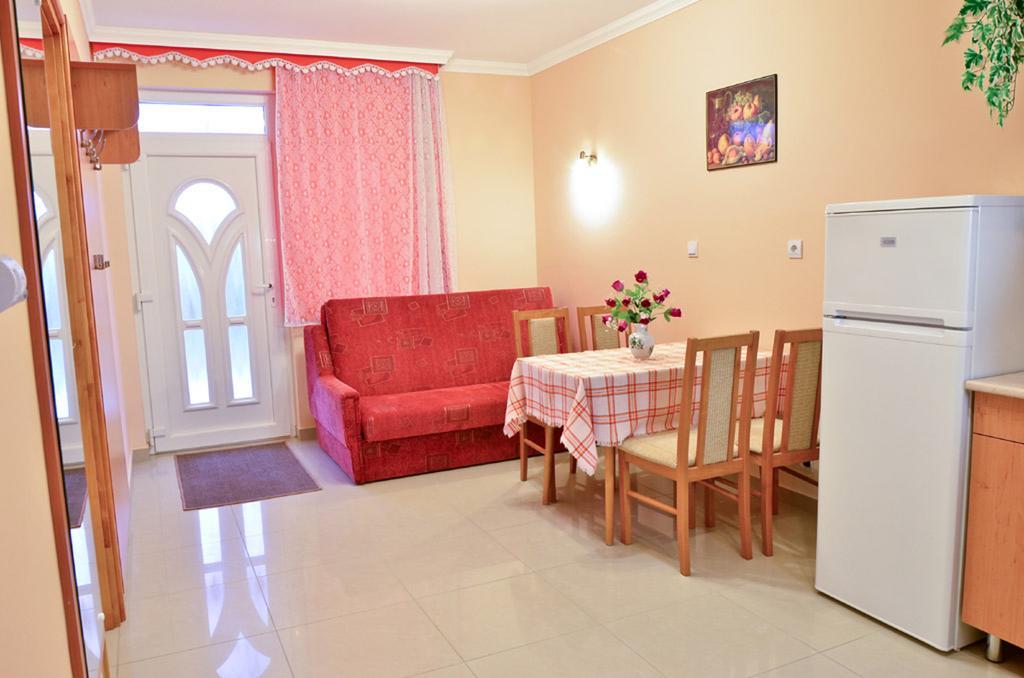 Holiday Home Rose Хайдусобосло Экстерьер фото